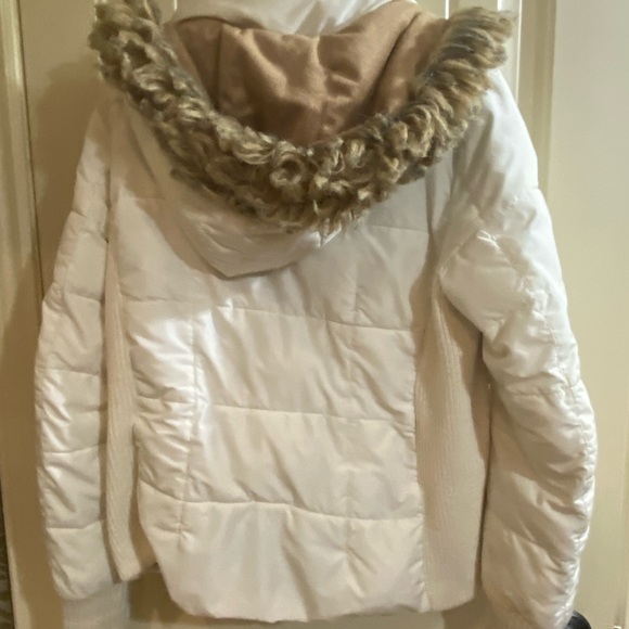 Esprit puffer coat. Woman’s - Picture 4 of 4